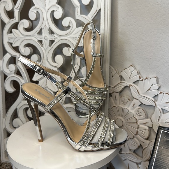 ✨ MYSTERY SHOE BOX ✨ mixed sizes, PERFECT FOR RESALE OR GIFTING for holidays ✨ - Picture 7 of 16